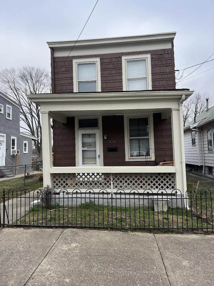 618 16th Street - Photo 1