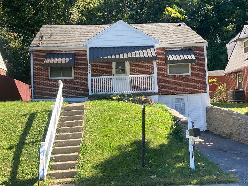318 Riddle Place - Photo 1