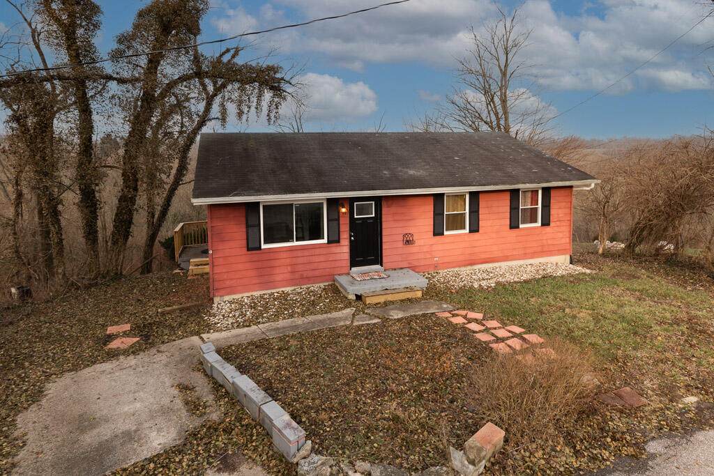 39 Lakeview Drive - Photo 1