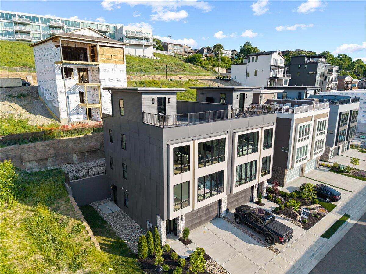 76 13th Street - Photo 1