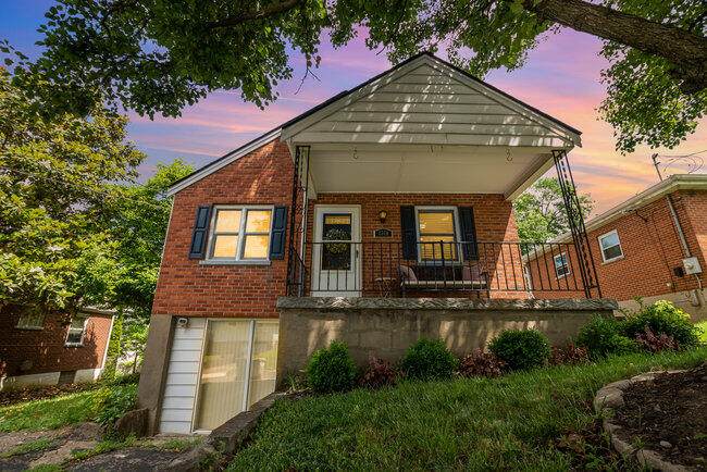 2310 Grace Ave Avenue - Photo 1
