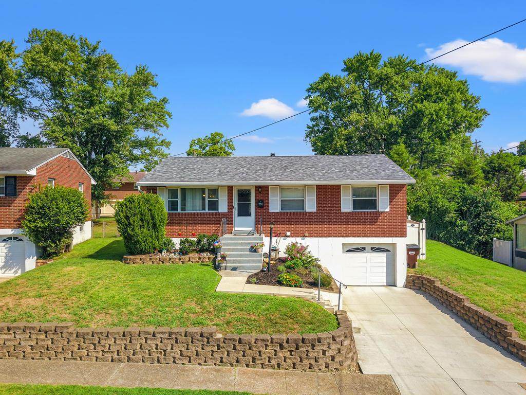 201 Heather Hill Drive - Photo 1