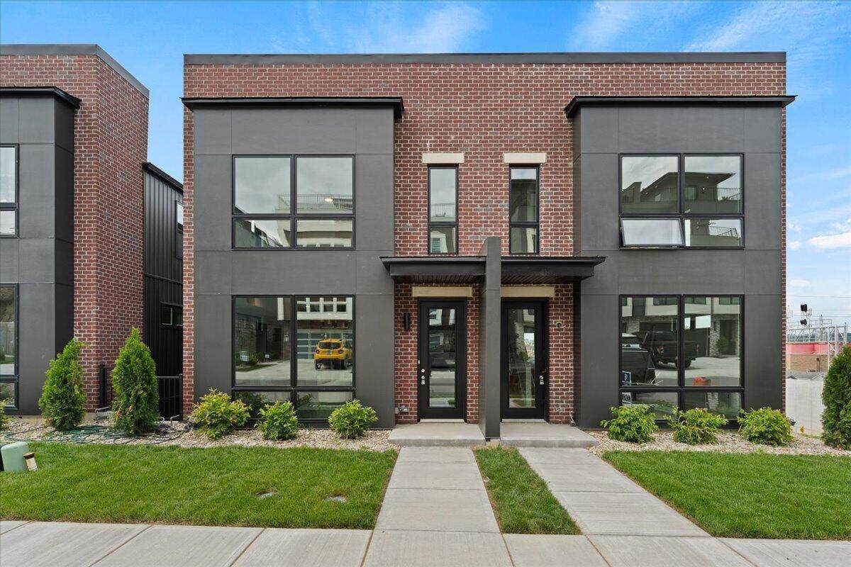 93 13th Street - Photo 1