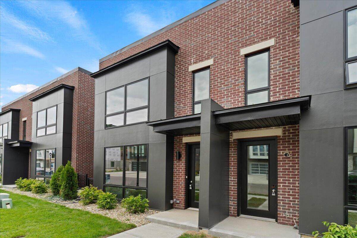 105 13th Street - Photo 1