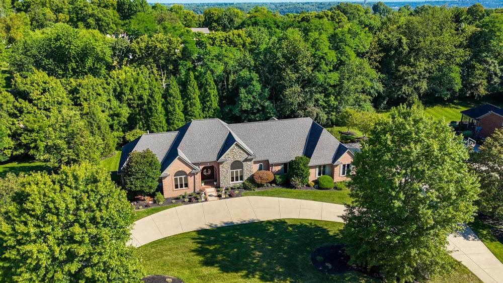 913 Rosewood Drive - Photo 1