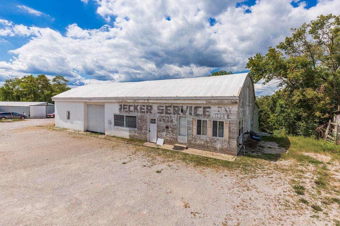 8825 Dixie Hwy - Photo 1