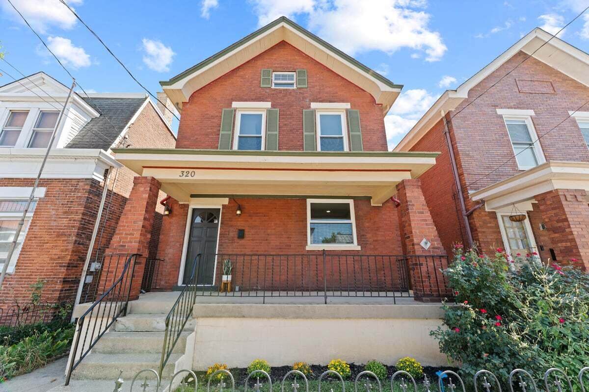 320 Center Street - Photo 1