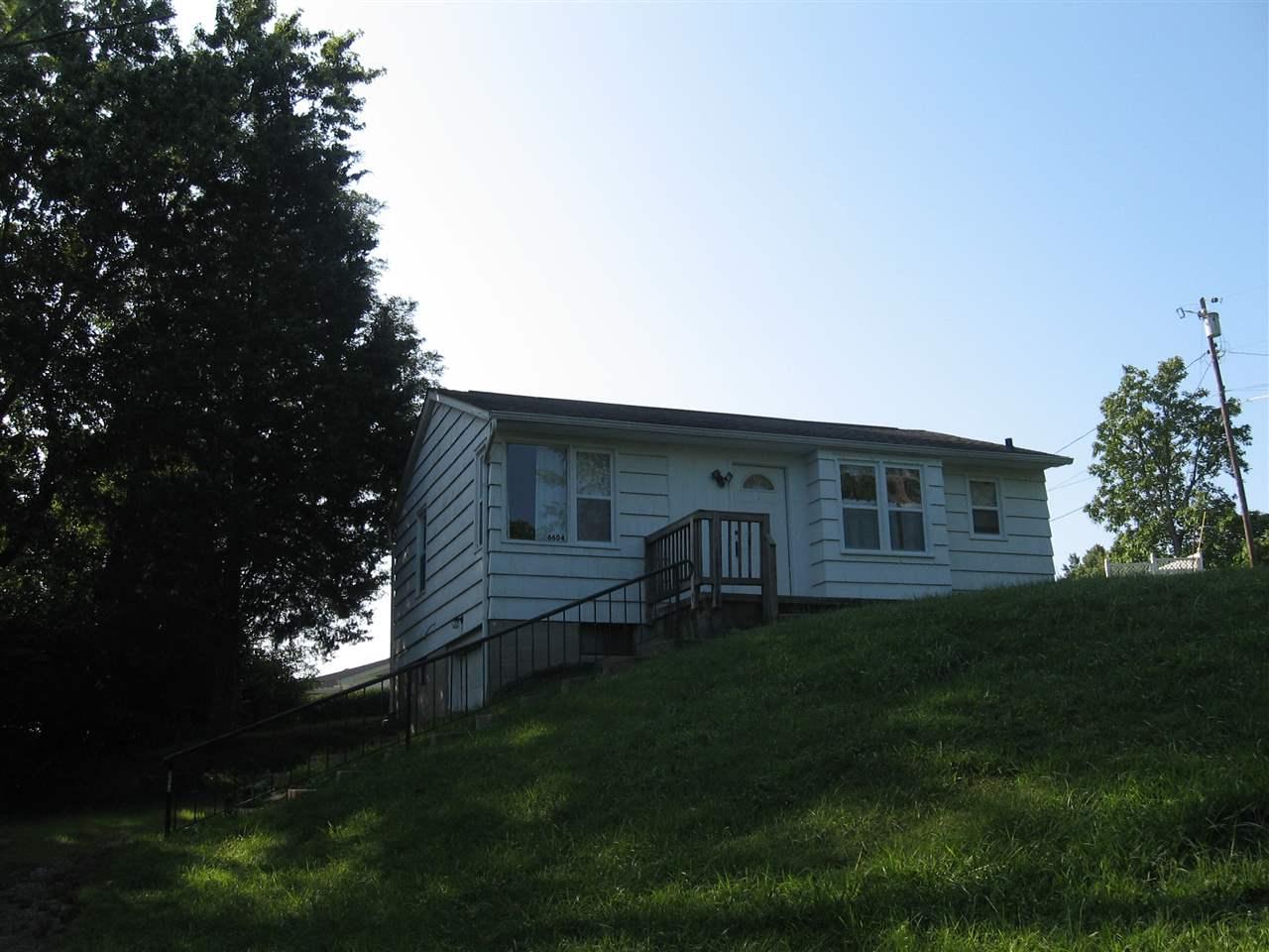6604 Alexandria Pike - Photo 1