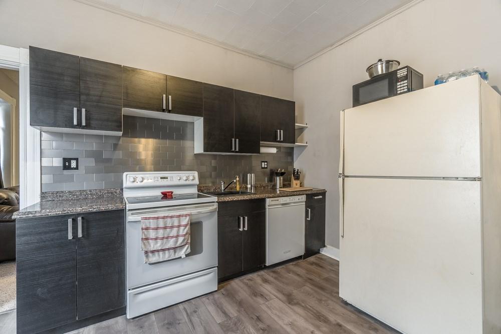 403 46th - Photo 1