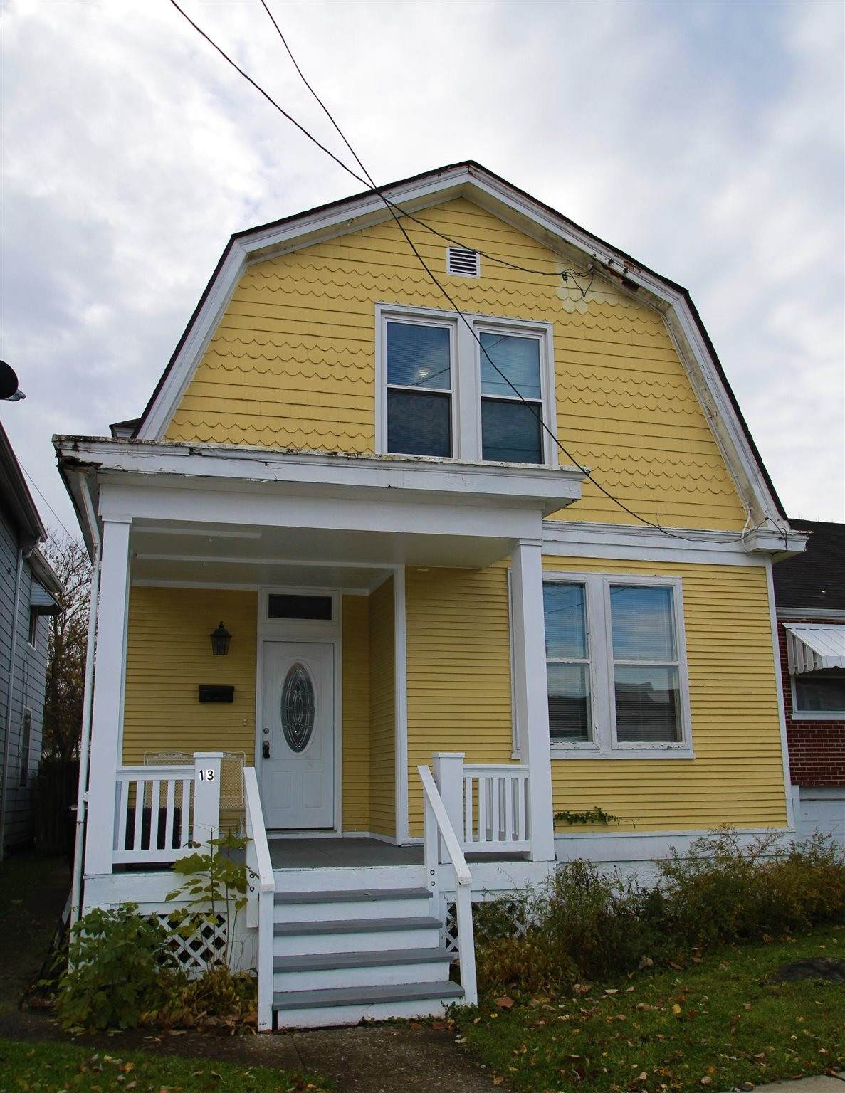 13 41st - Photo 1