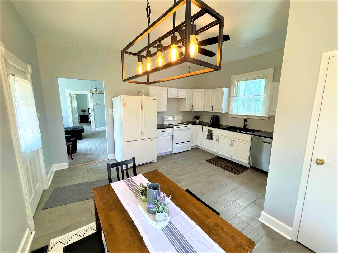118 32nd Street - Photo 1
