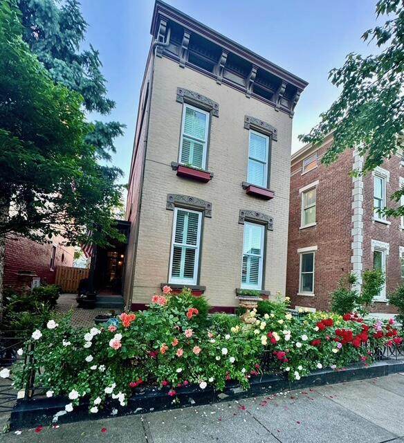 842 Monroe Street - Photo 1