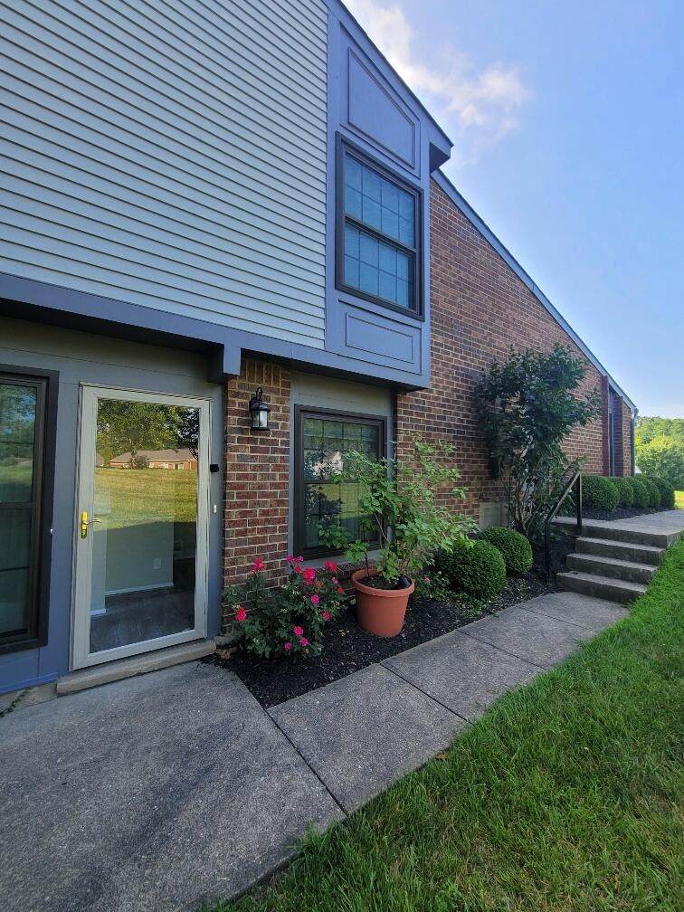 122 Whitney Court - Photo 1