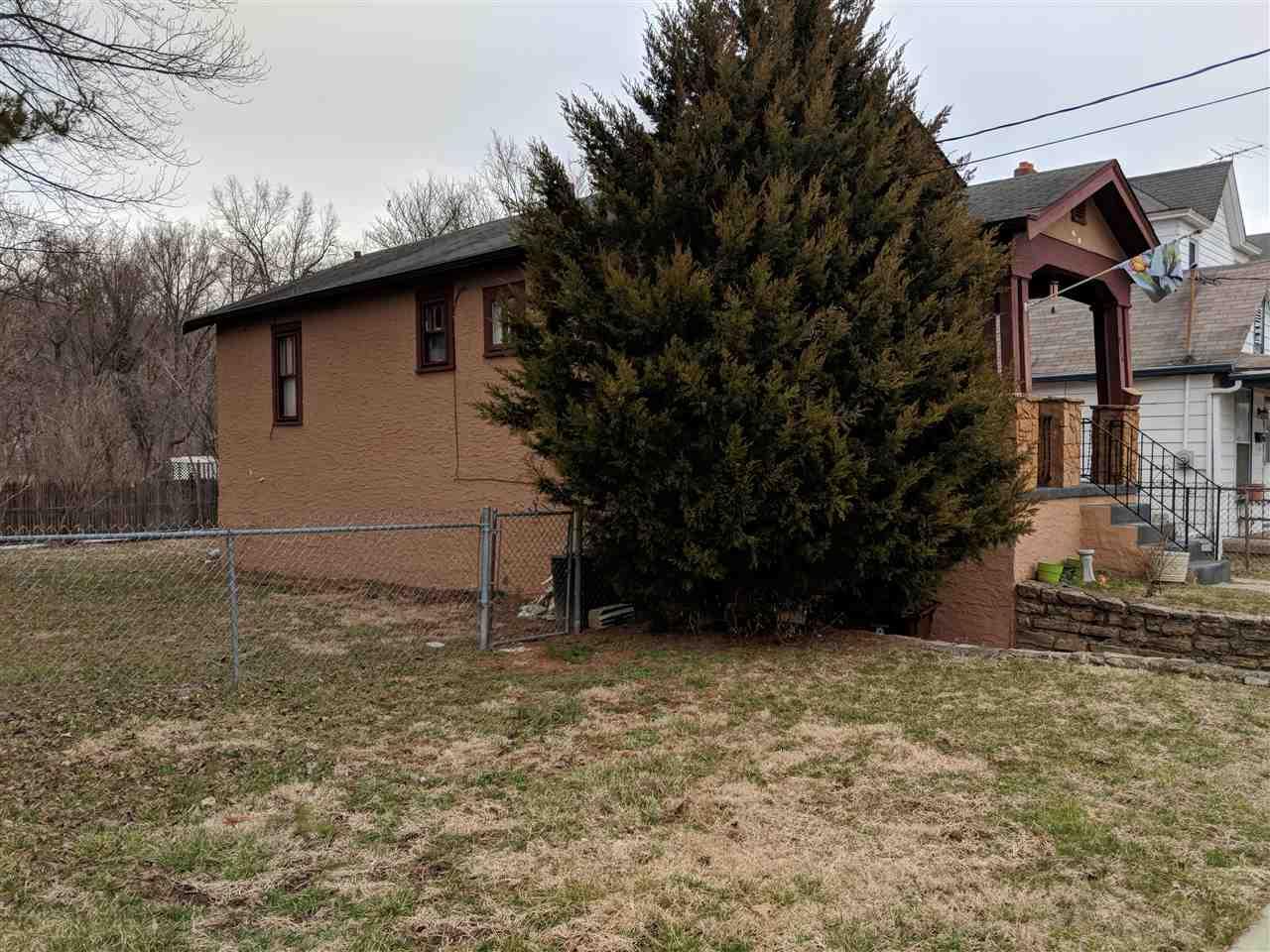 214 32nd - Photo 1