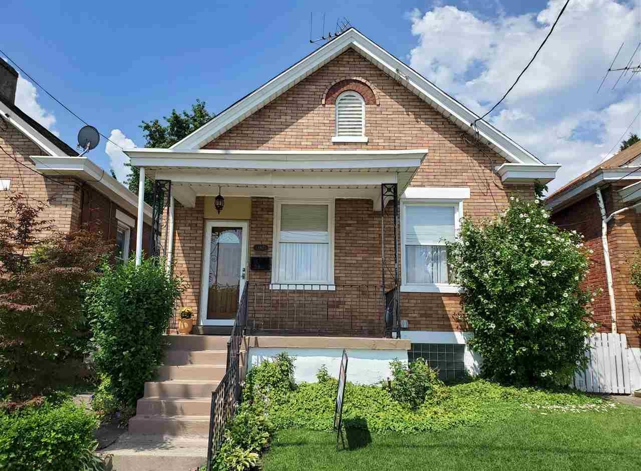 1817 Russell - Photo 1