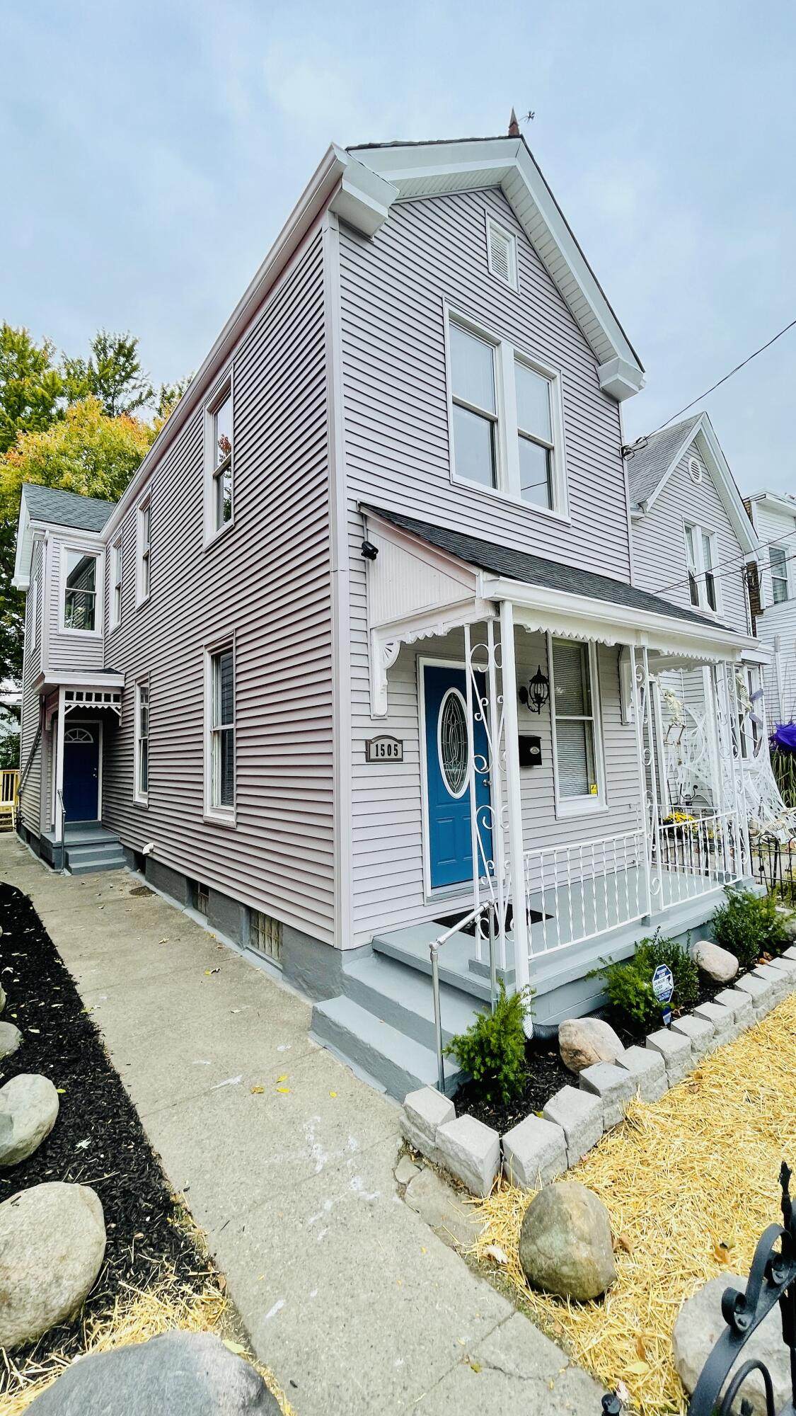 1505 Woodburn Avenue - Photo 1