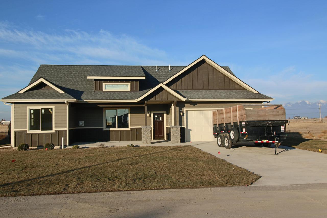 1129 Mackinaw Loop - Photo 1
