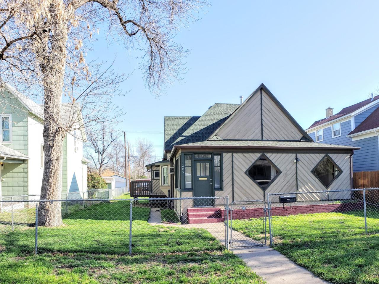 1423 6th Avenue - Photo 1