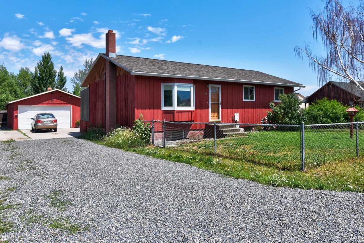 704 Groschell Street - Photo 1