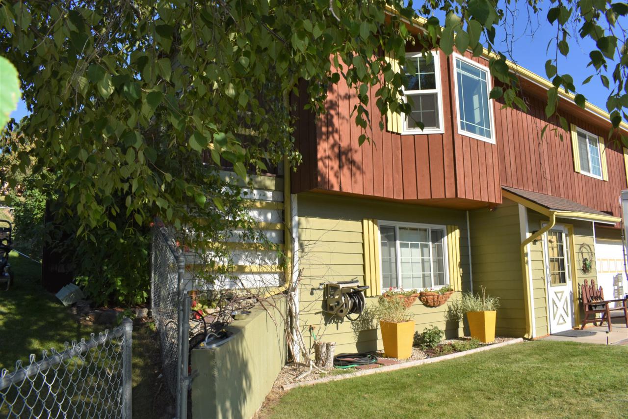 6050 April Lane - Photo 1