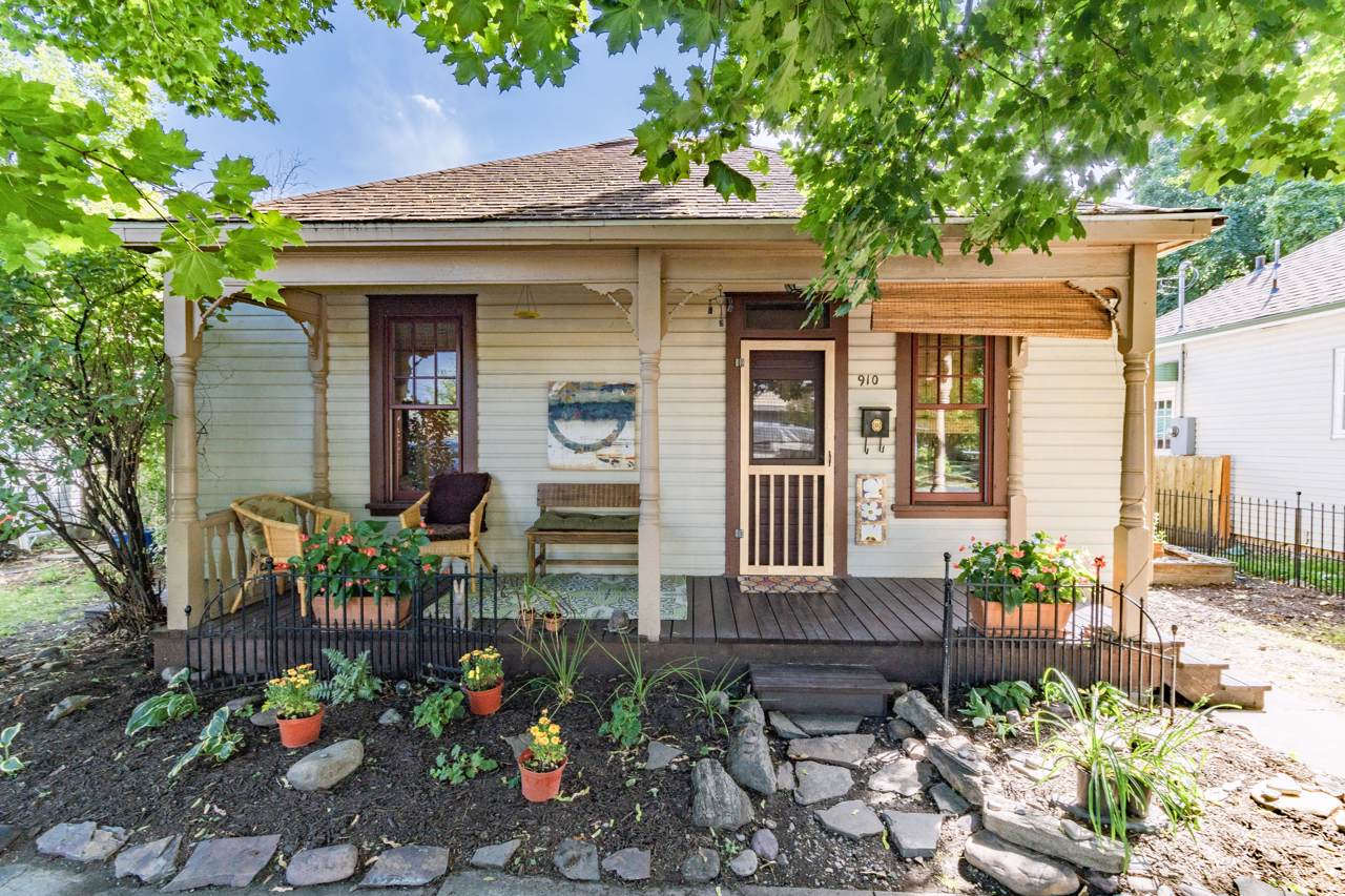 910 Grand Avenue - Photo 1