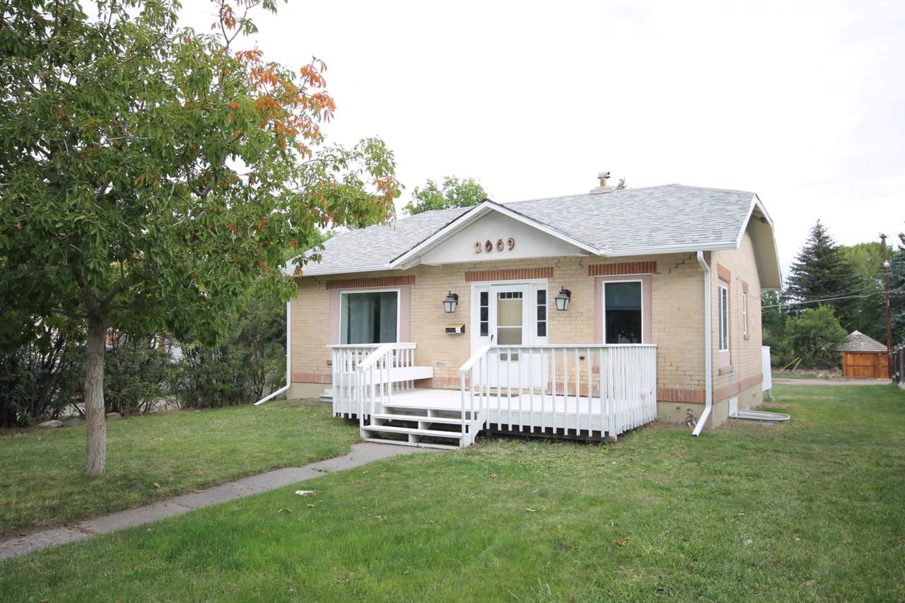 2009 4th Avenue - Photo 1