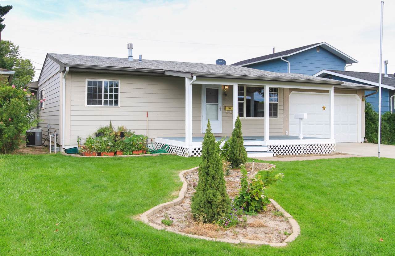 421 25th Avenue - Photo 1