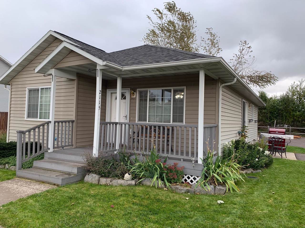 2115 Jasmine Place - Photo 1
