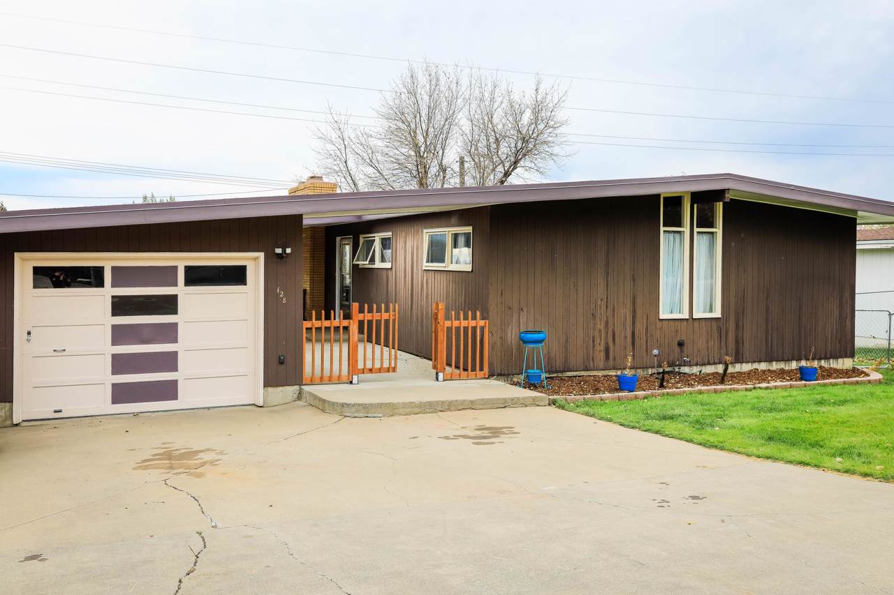 128 29th Avenue - Photo 1
