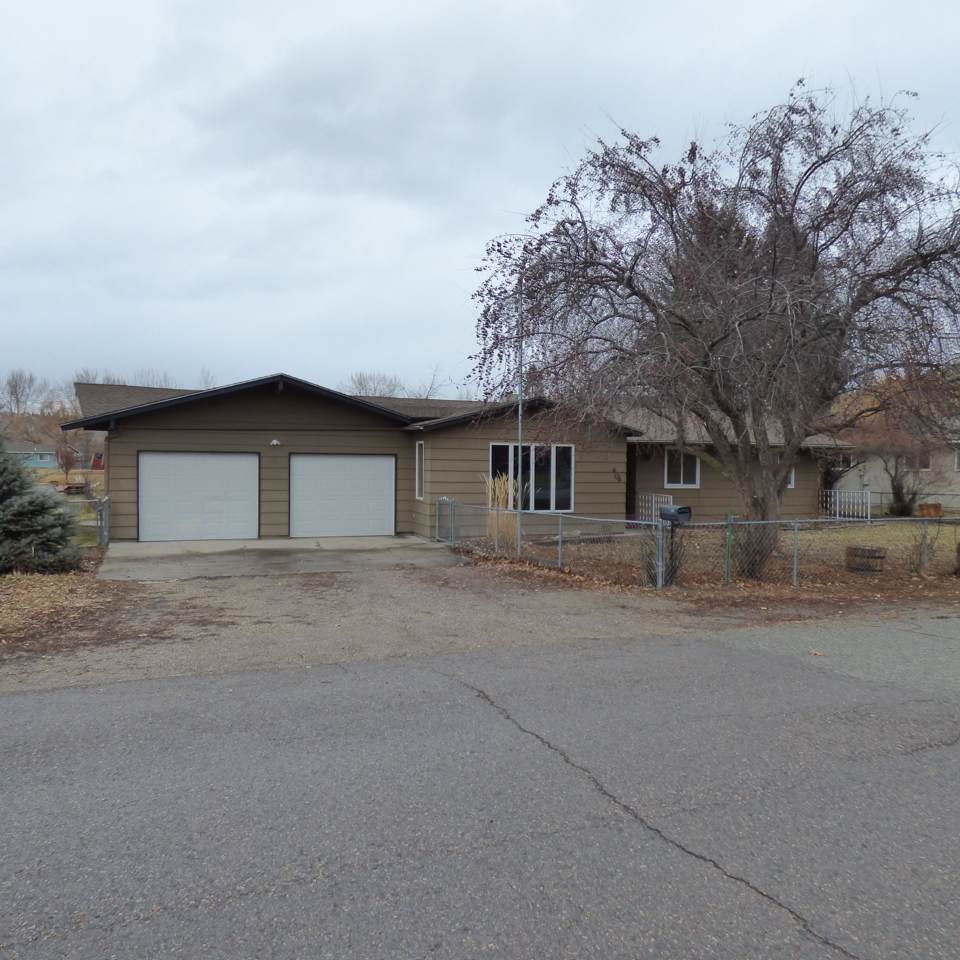404 River Drive - Photo 1