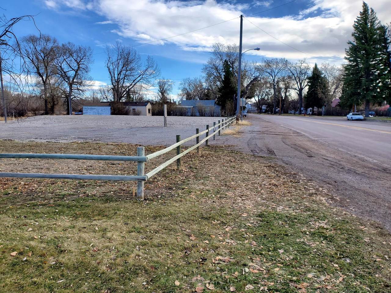 611 Main Avenue - Photo 1