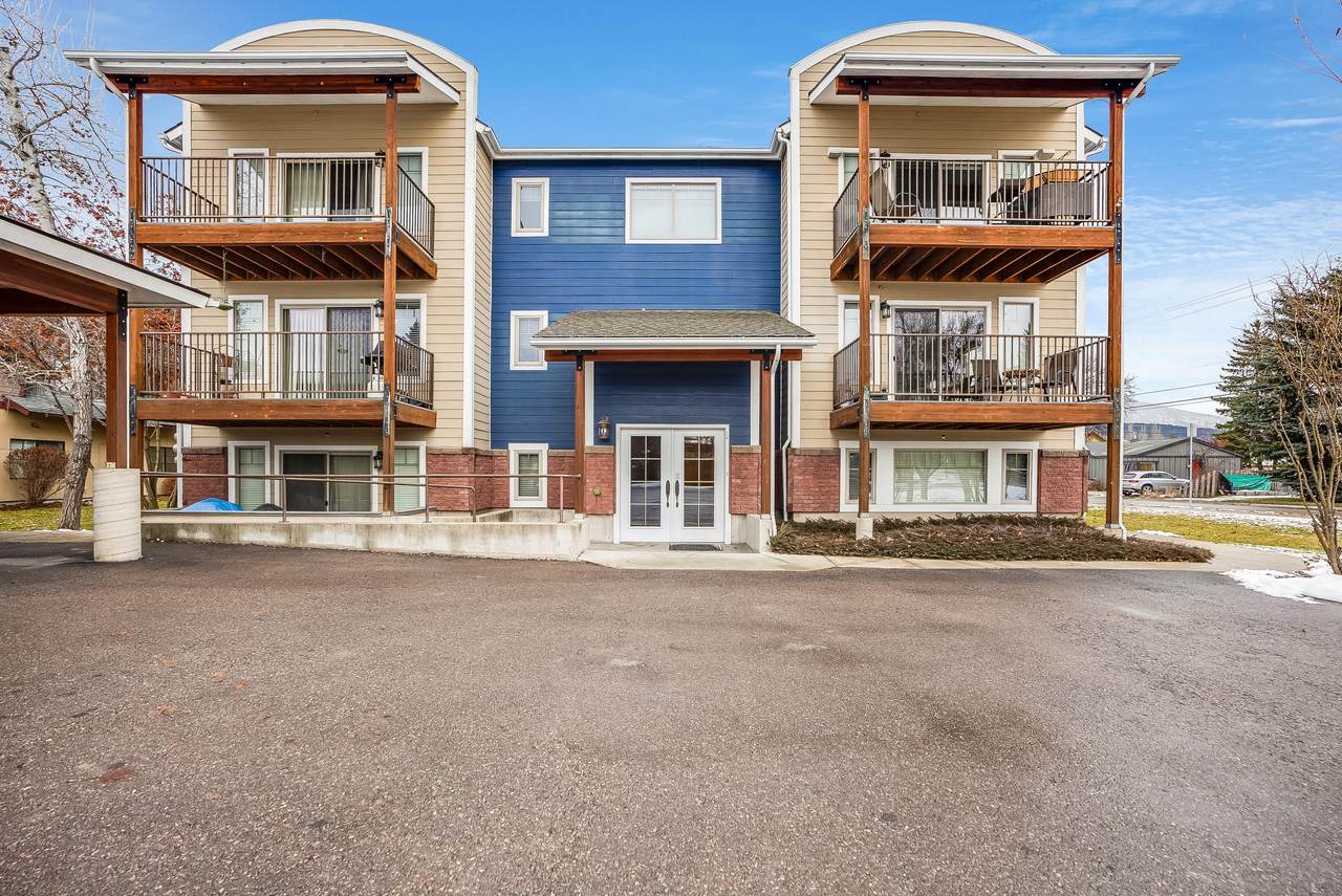 28 Colorado Avenue - Photo 1