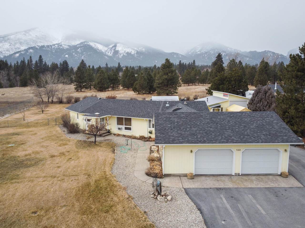 123 Patricia Way - Photo 1