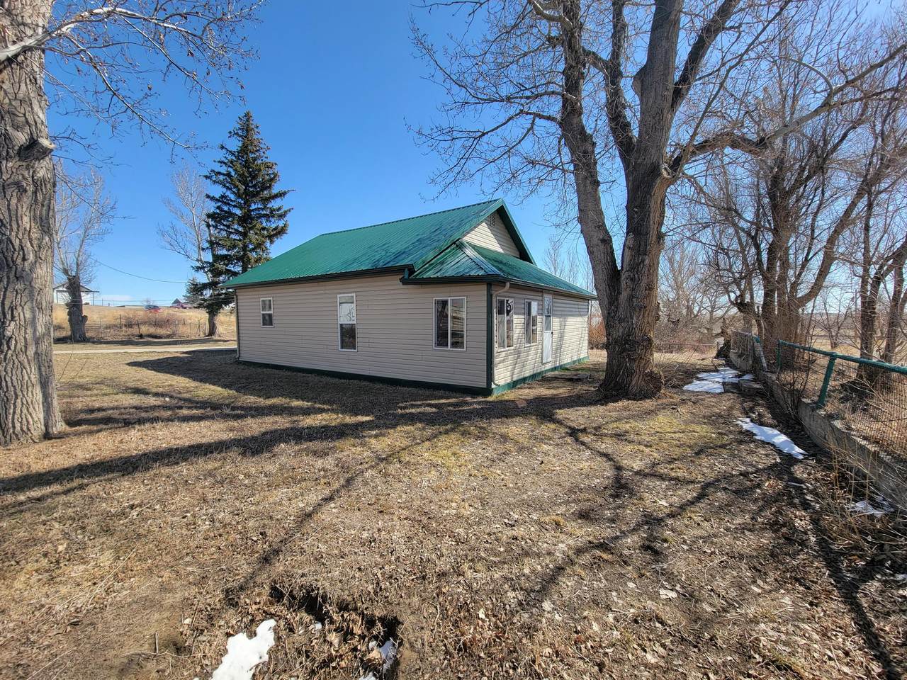 104 4th Avenue - Photo 1