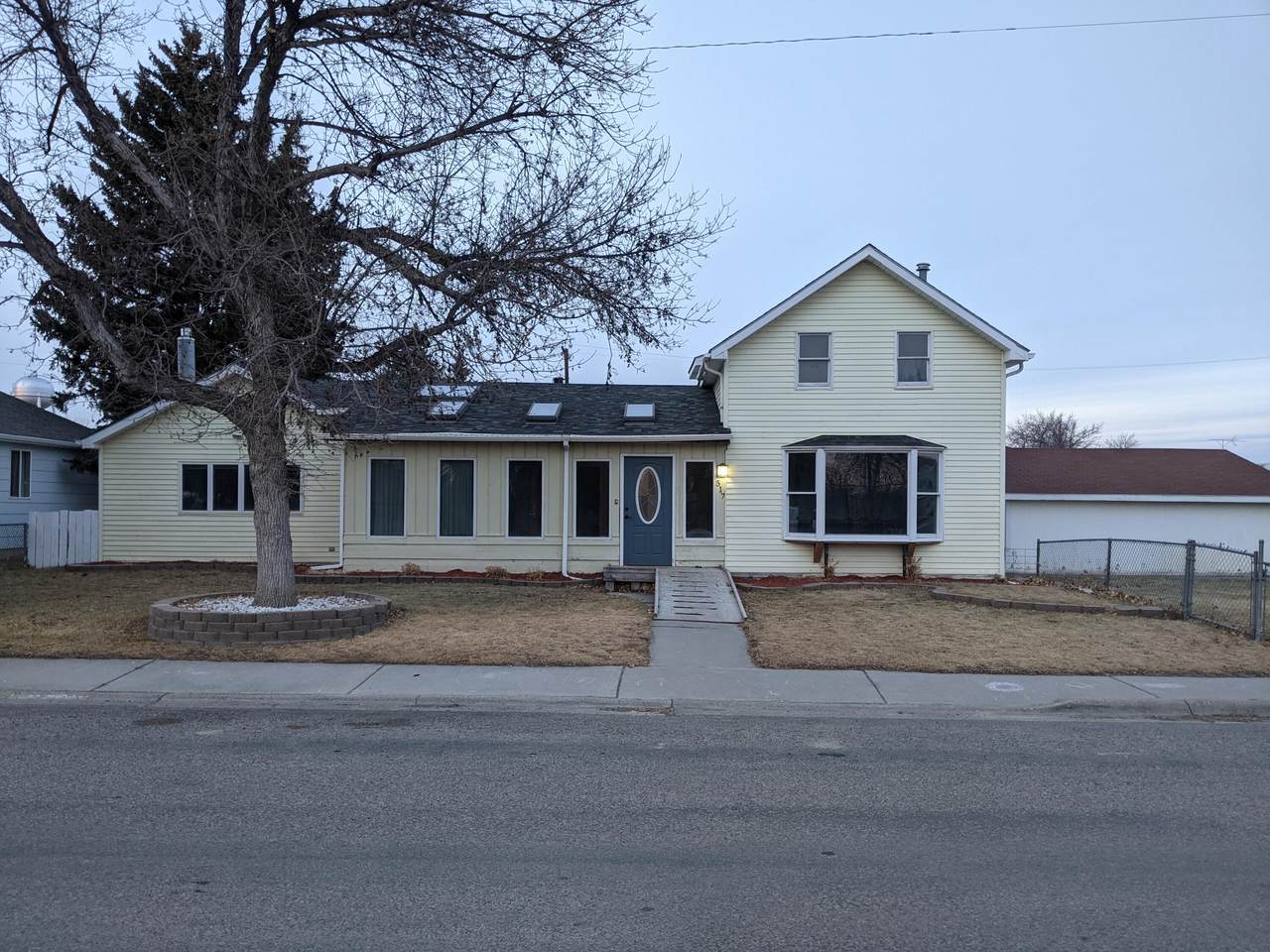 517 2nd Avenue - Photo 1