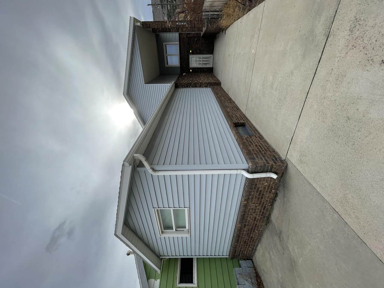 1017 Commercial Avenue - Photo 1