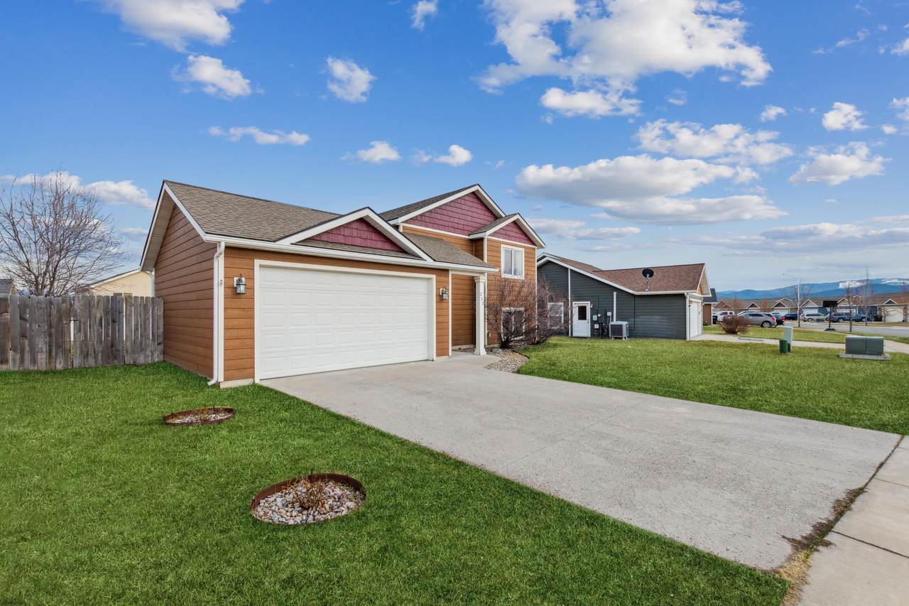 215 Jackson Peak Drive - Photo 1