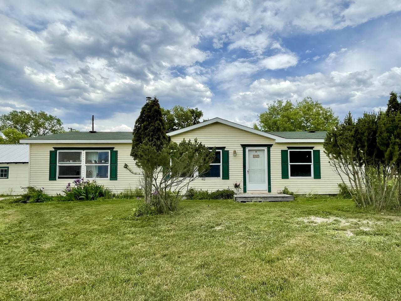 140 1st Avenue - Photo 1