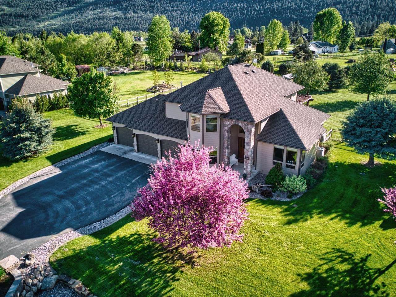2989 Sandalwood Court - Photo 1