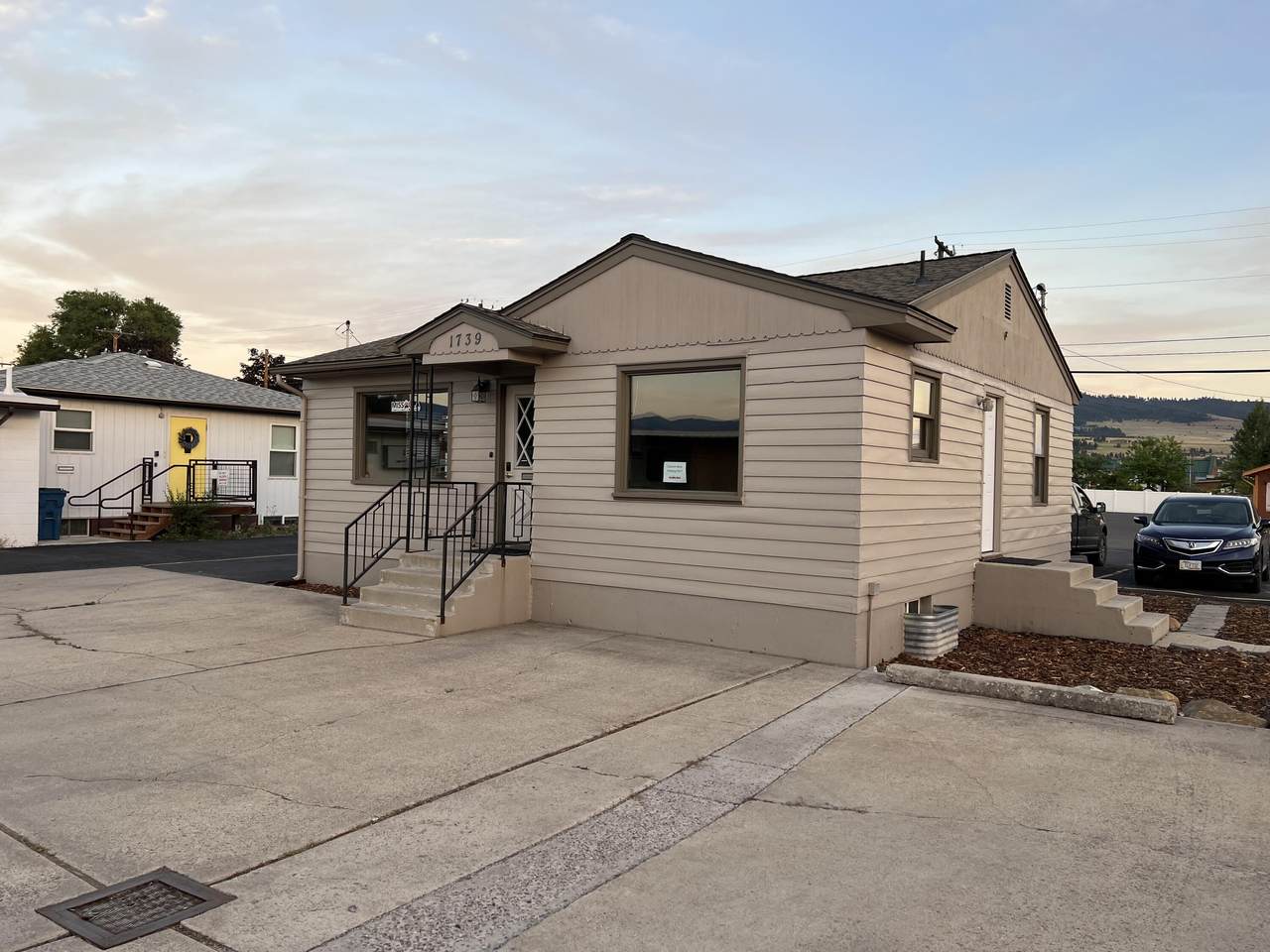 1739 South Avenue - Photo 1
