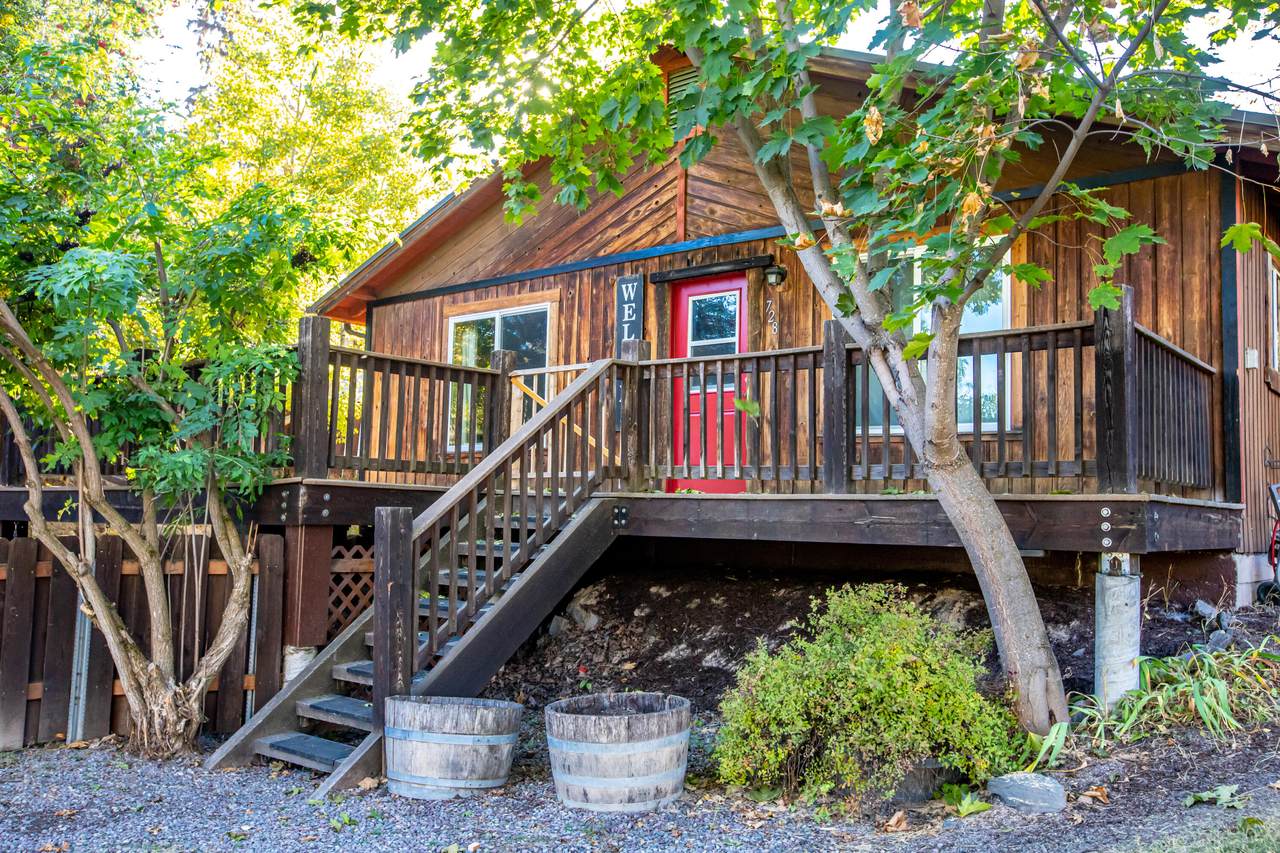 728 Baker Avenue - Photo 1