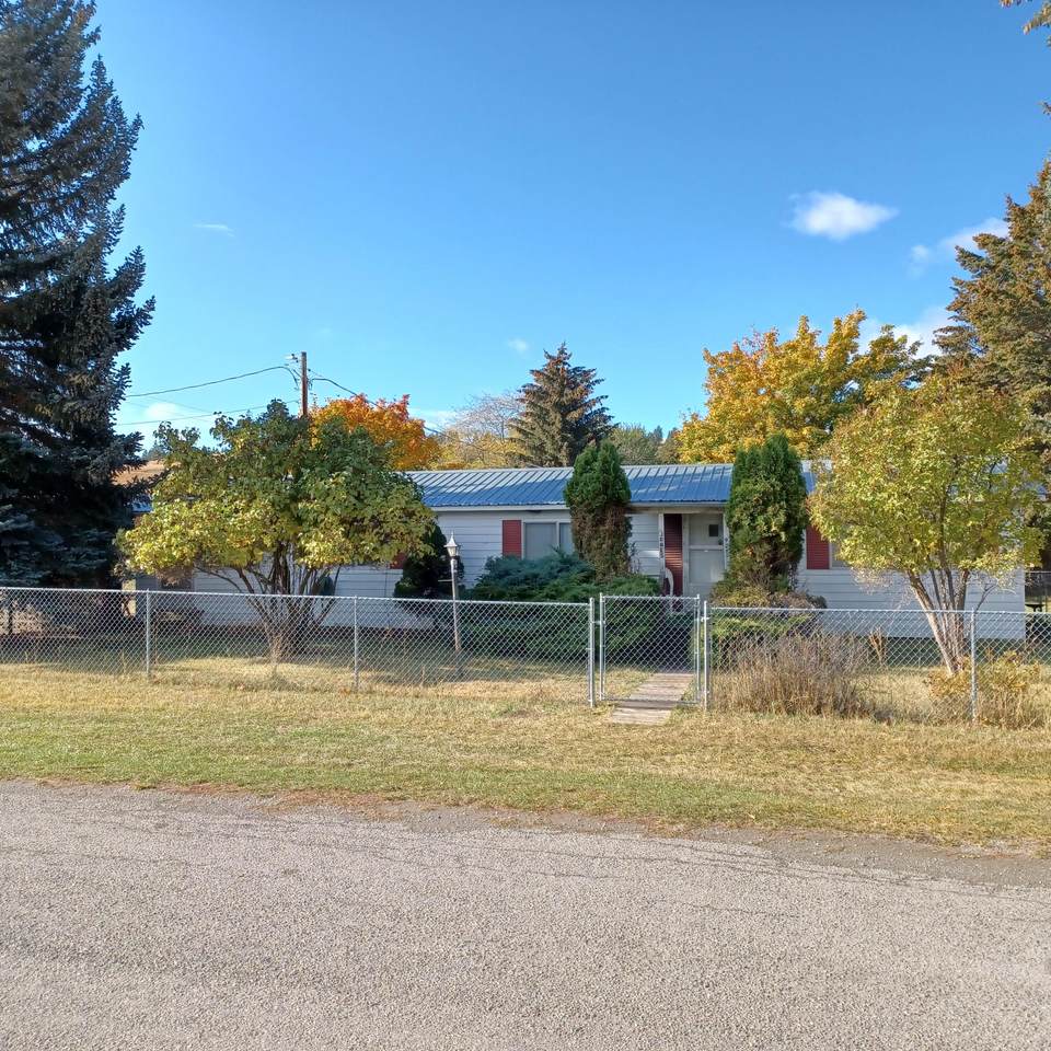 961 3rd Avenue - Photo 1