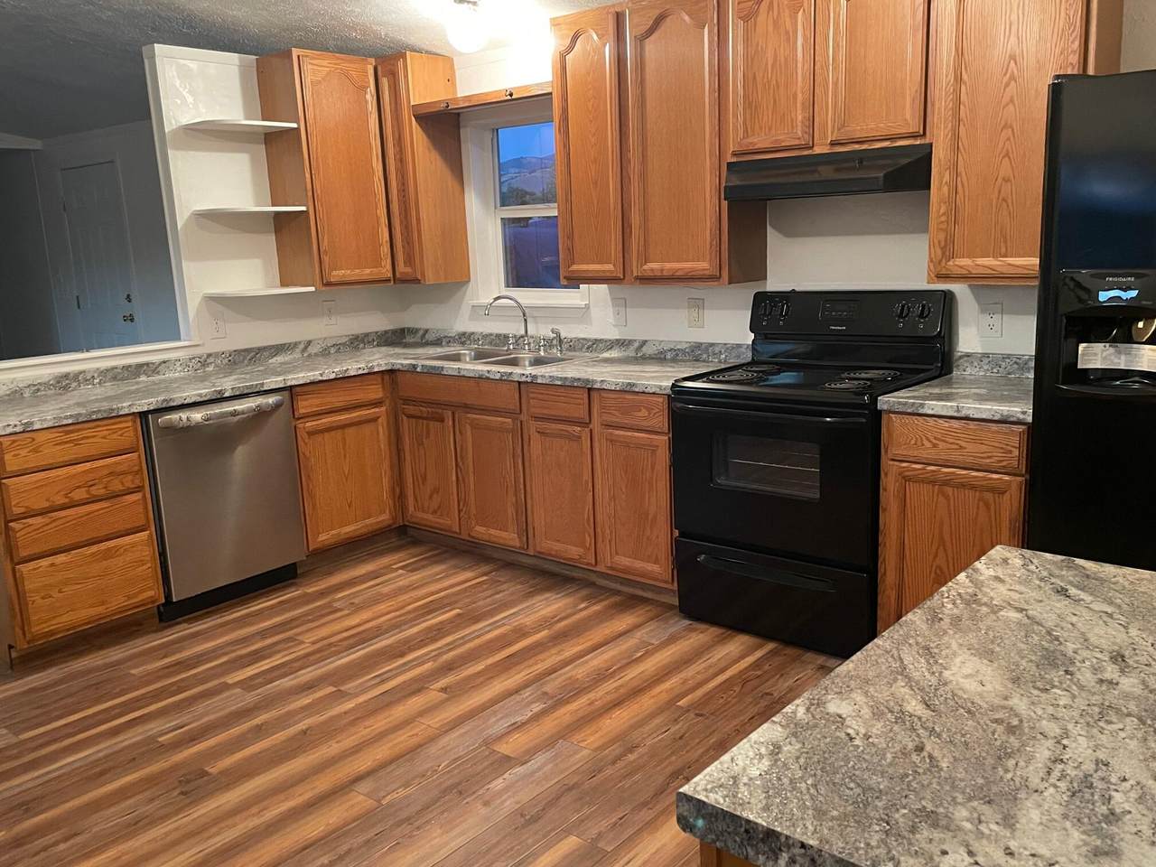 Nhn Warren Lane - Photo 1