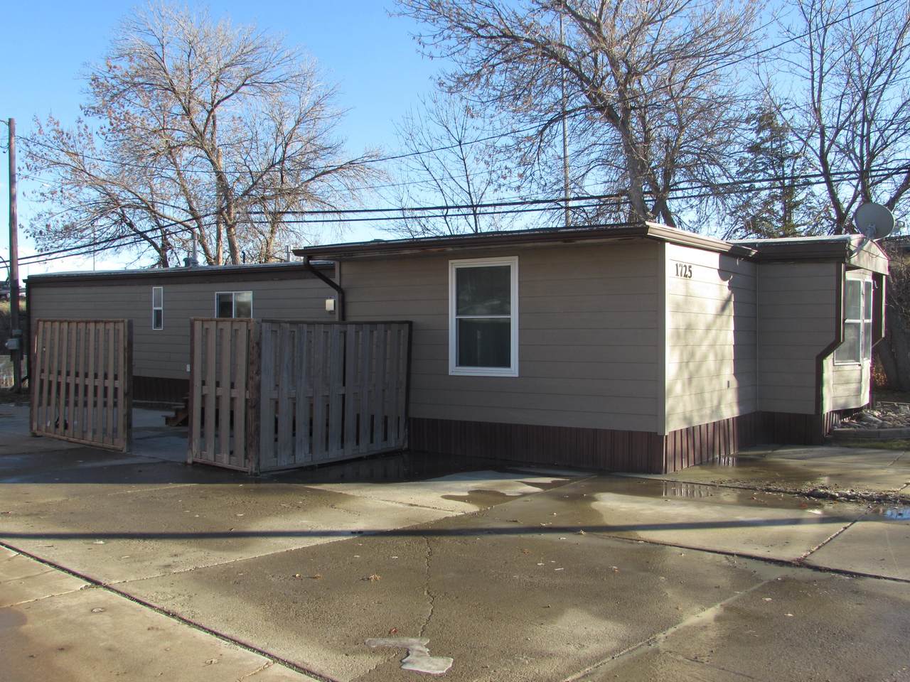 1725 15th Street - Photo 1