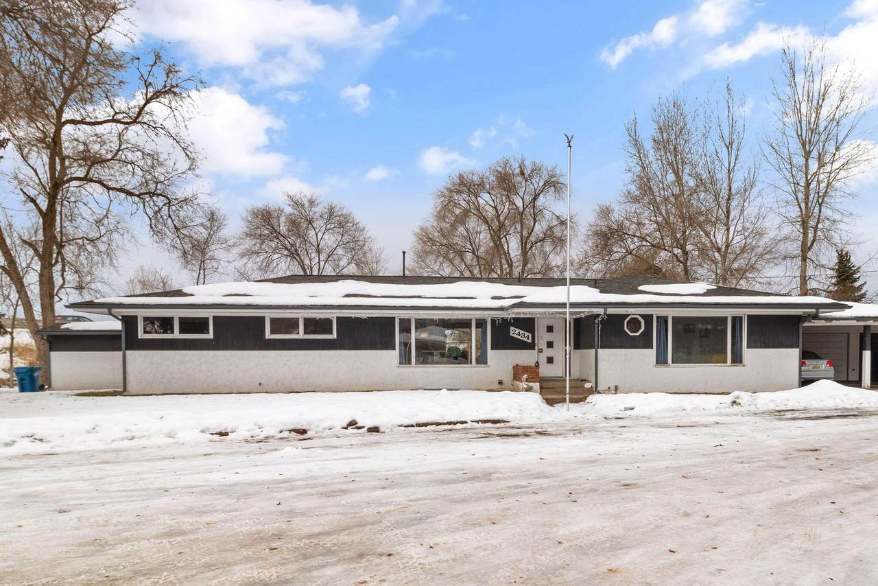 2434 Wyoming Street - Photo 1
