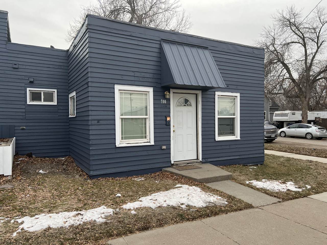 700-702 8th Avenue - Photo 1
