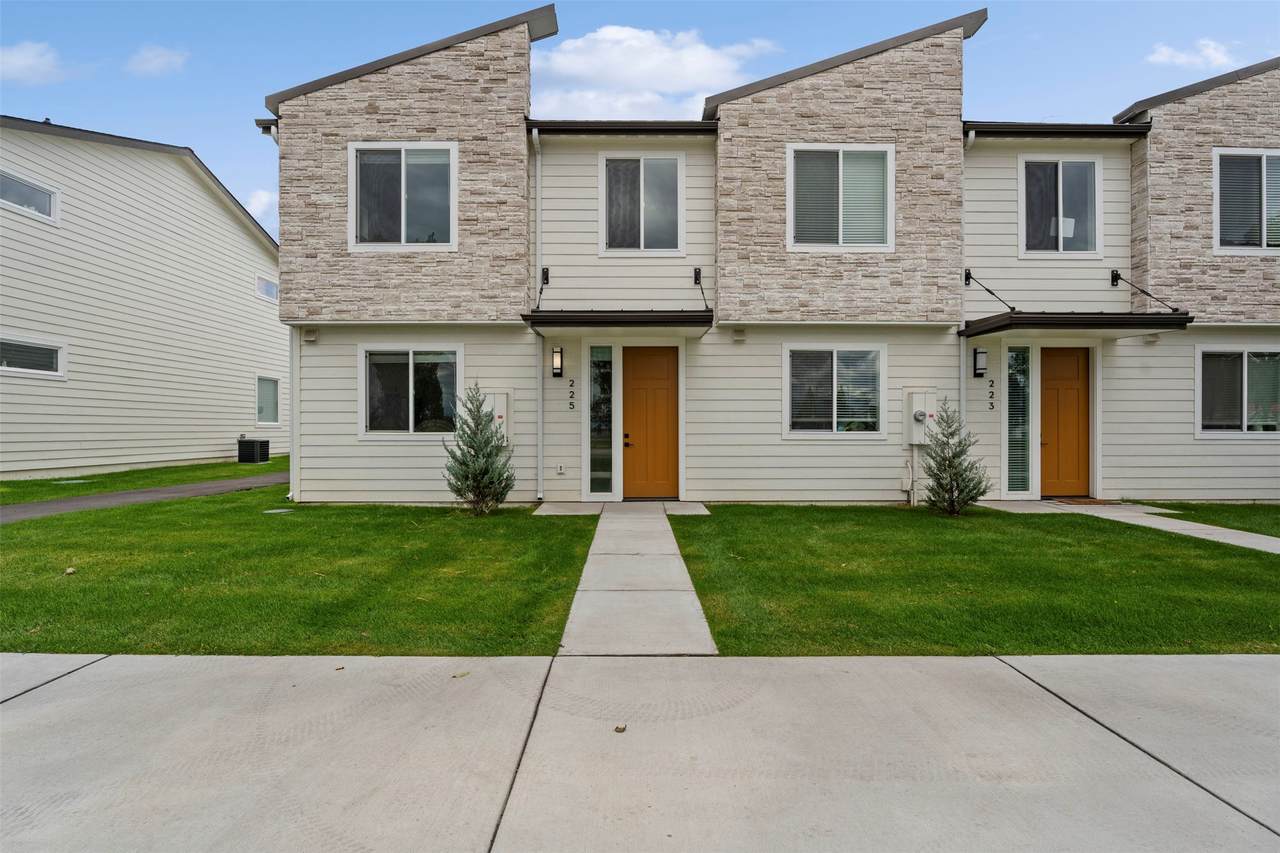 225 Fairgrounds Road - Photo 1