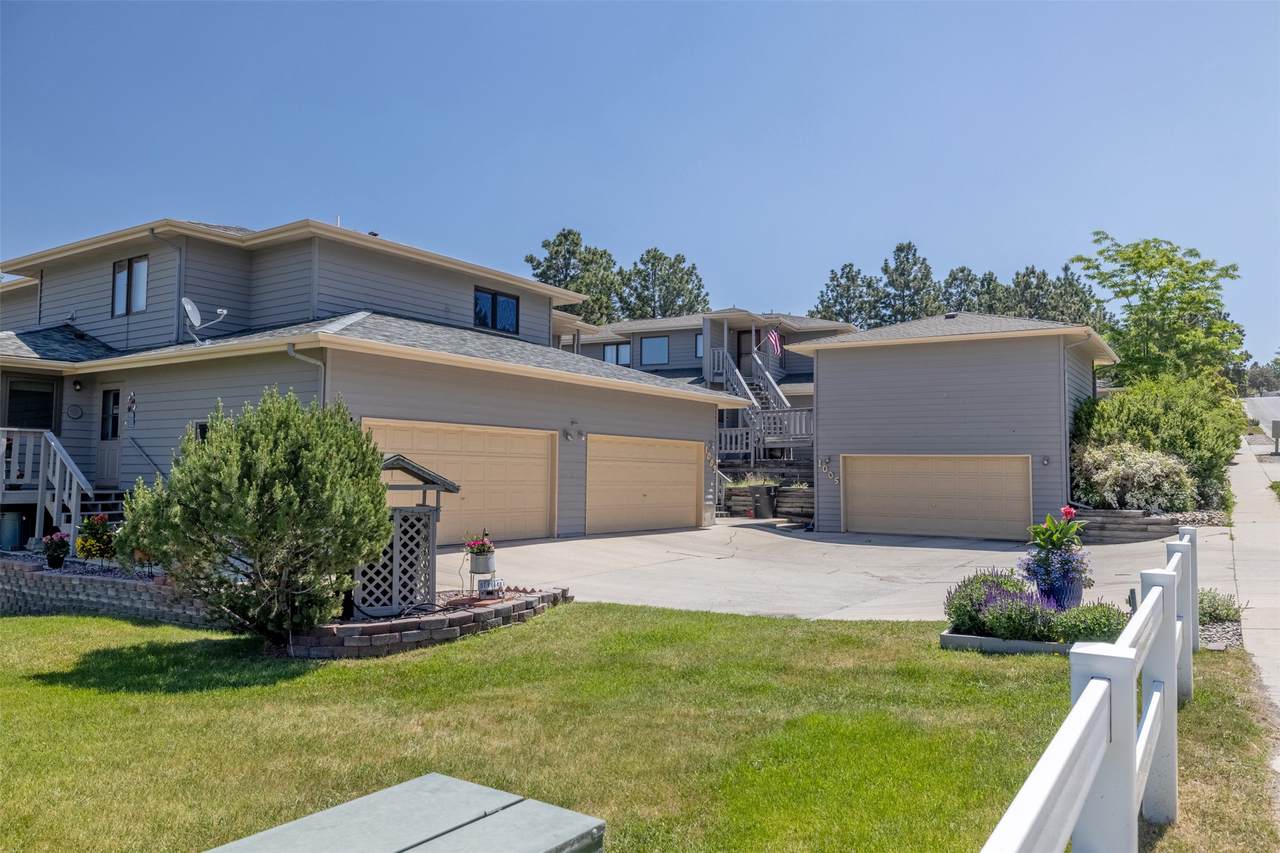 1005 Saddle Drive - Photo 1