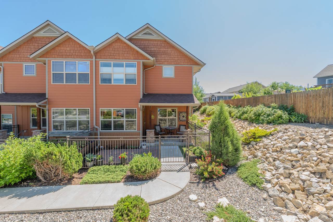 2587 Overlook Boulevard - Photo 1