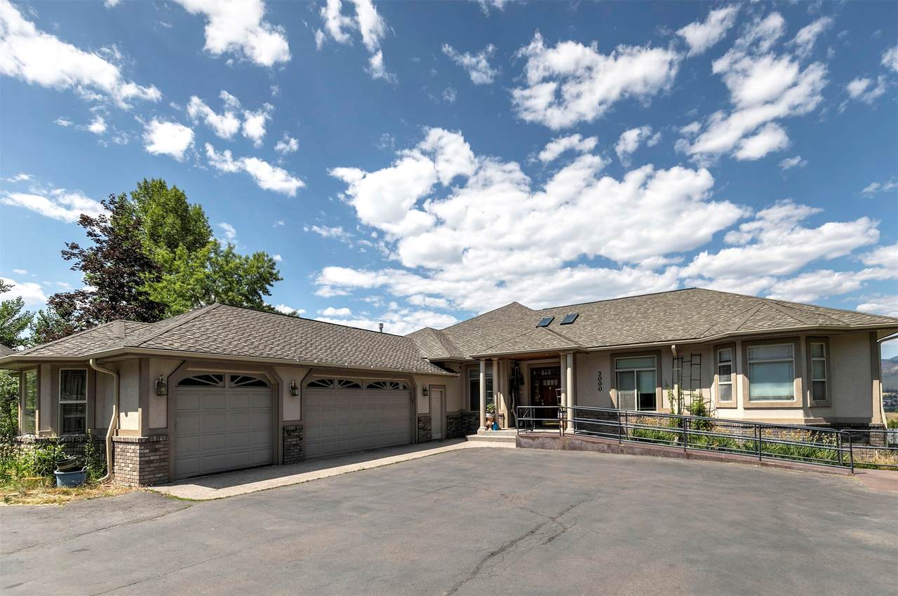 3000 St Thomas Drive - Photo 1
